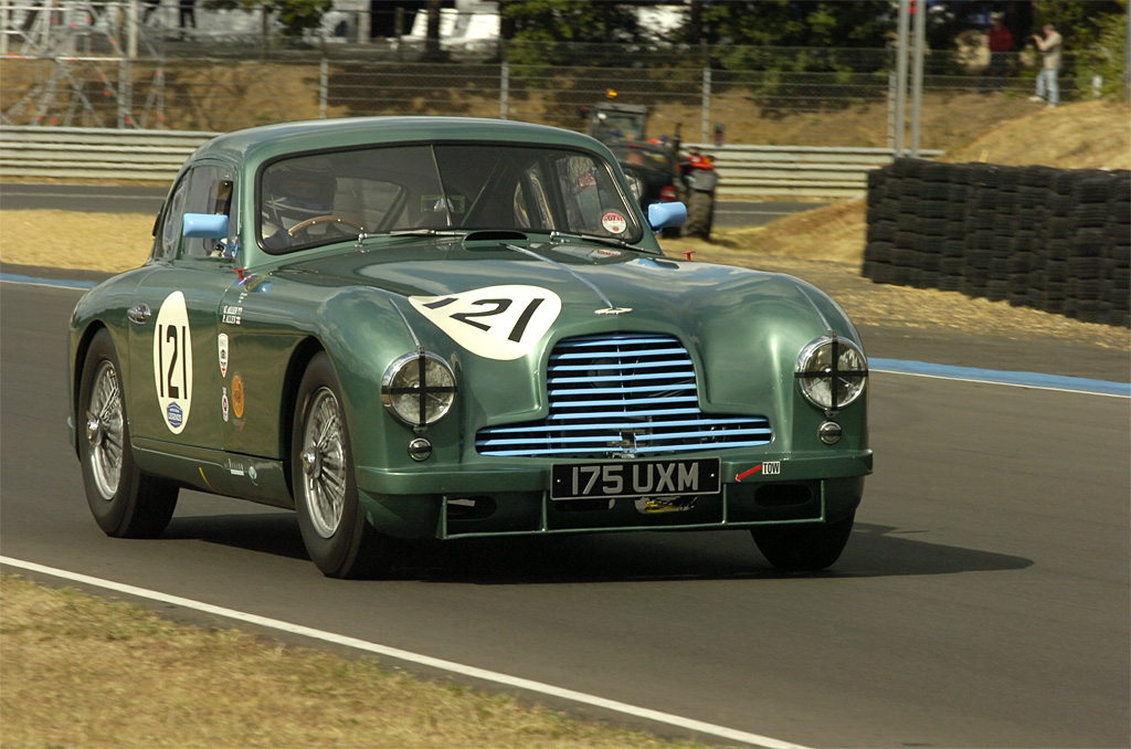 Med i Classic Race Aarhus er også en Aston Martin DB2 – et eksempel på et sportsvogn, man i 50’erne kunne race med på racerbanerne og køre hjem i bagefter
(Foto: Morten Alstrup)